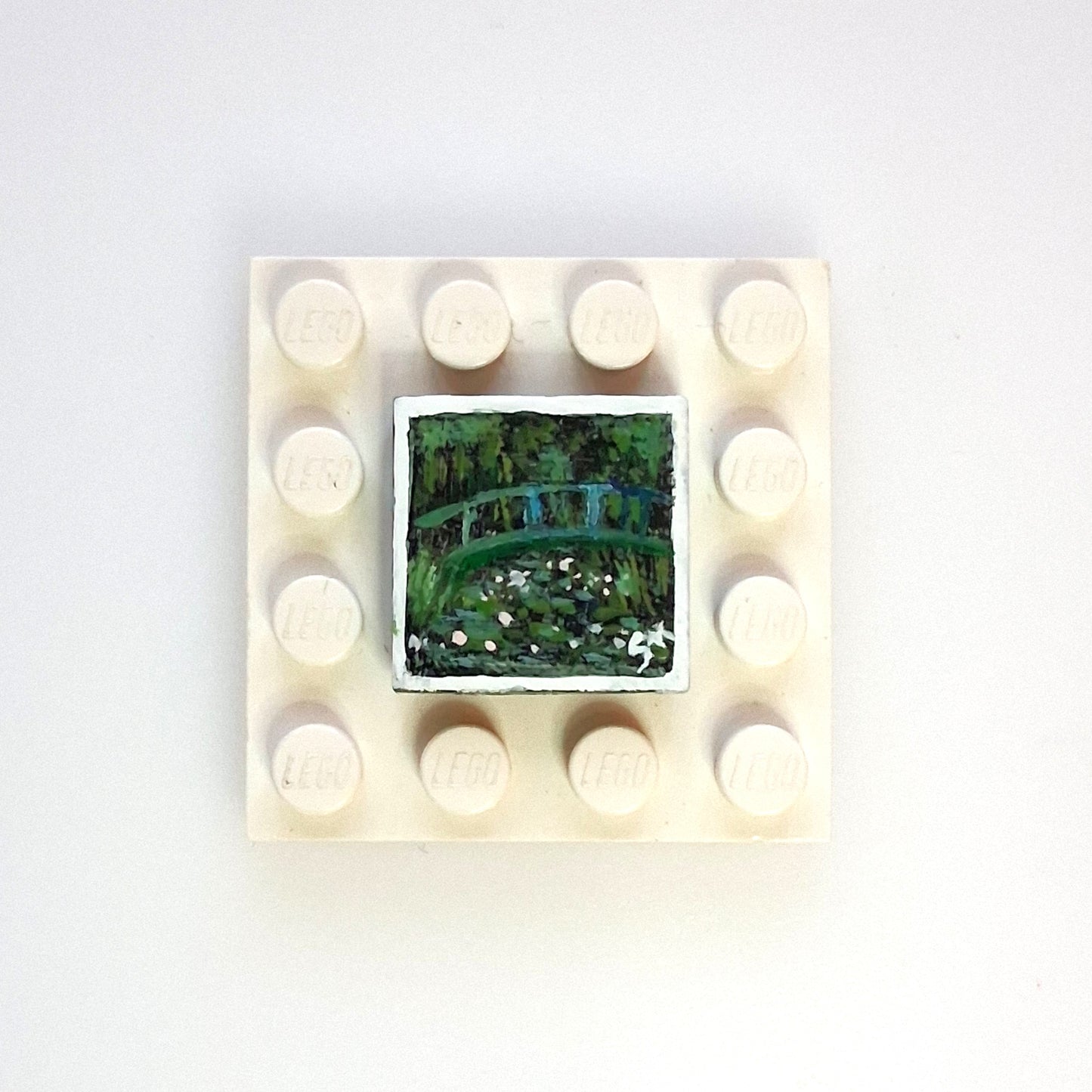 Lo Stagno delle Ninfee di Monet dipinto a mano su tile Lego 2x2